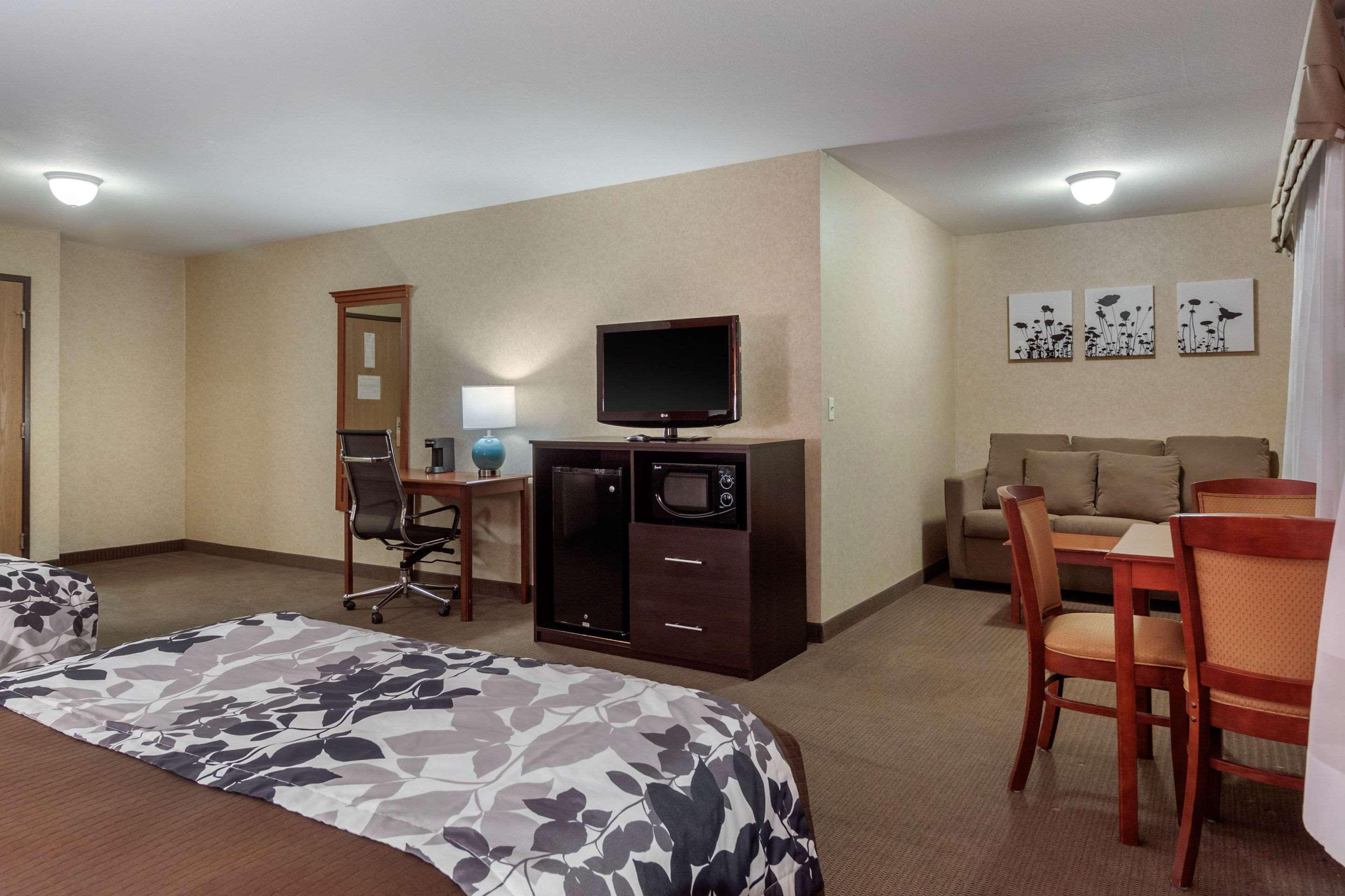 Sleep Inn & Suites Hays I-70 Exterior foto